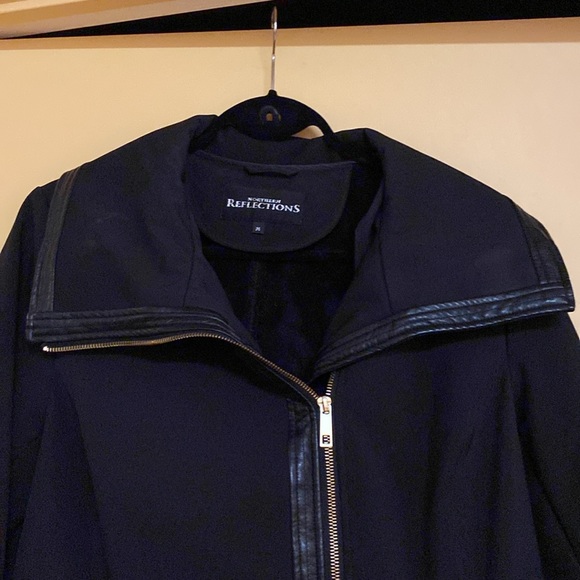 Black stylish coat - Picture 3 of 12